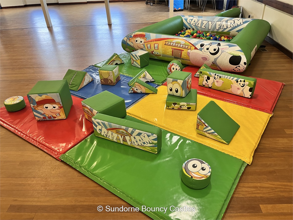Bouncy Castle with Soft Play & Ball Pool - Bouncy Castle, Assault ...